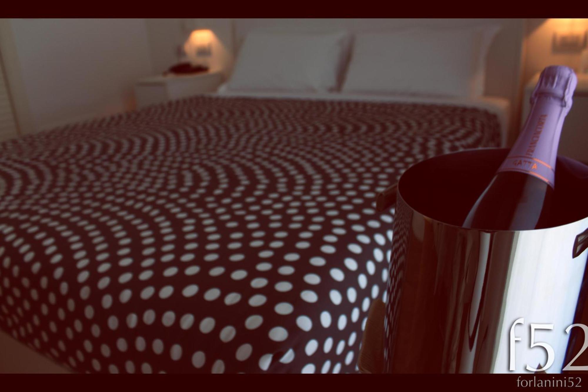 Hotel Forlanini 52 Парма Стая снимка
