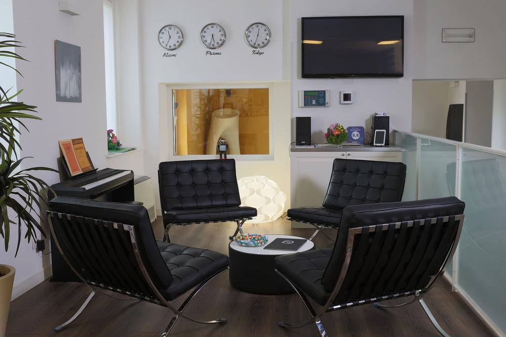 Hotel Forlanini 52 Парма Екстериор снимка