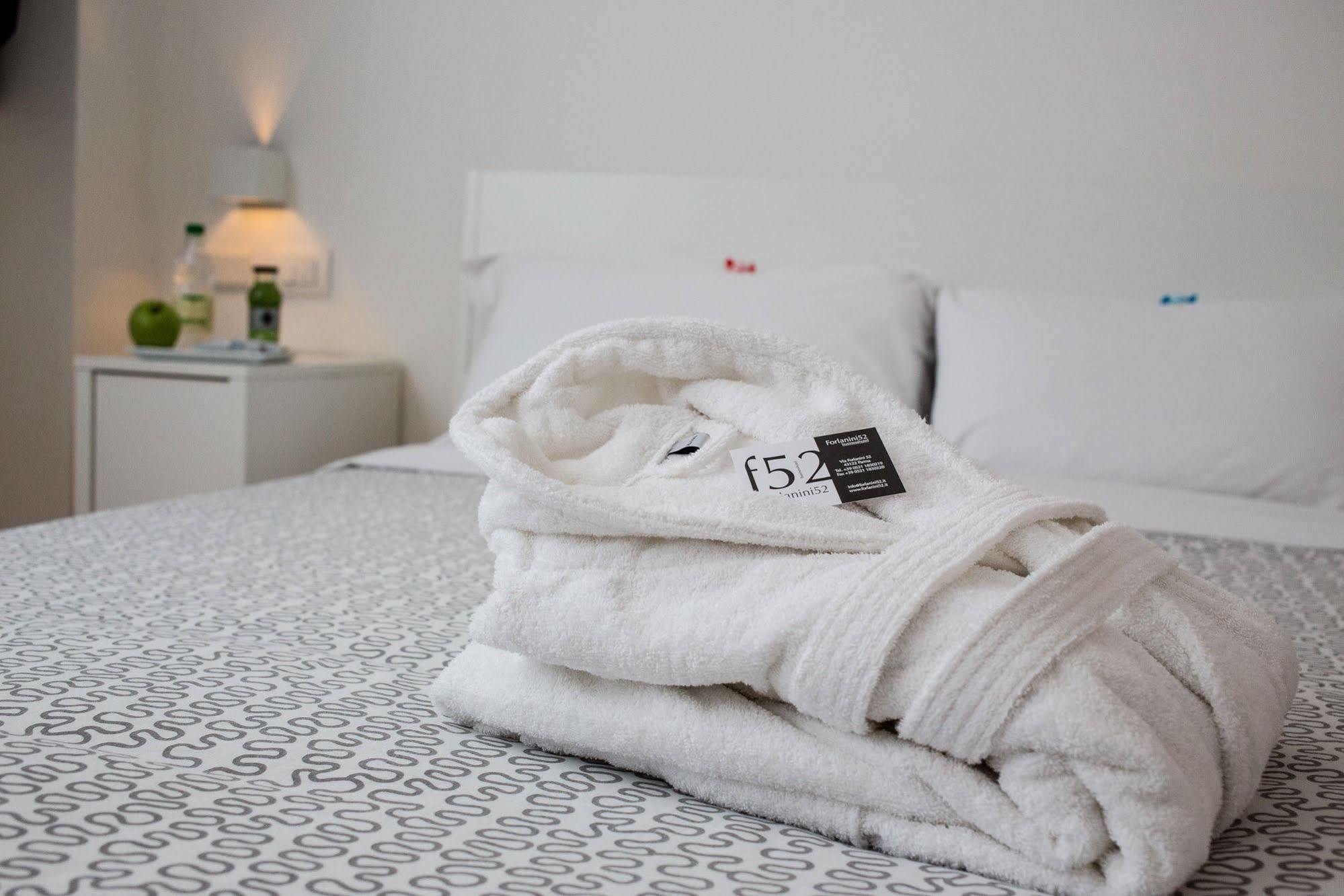 Hotel Forlanini 52 Парма Екстериор снимка